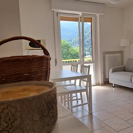 Dinky's With A Balcony Overlooking The Woods Daire